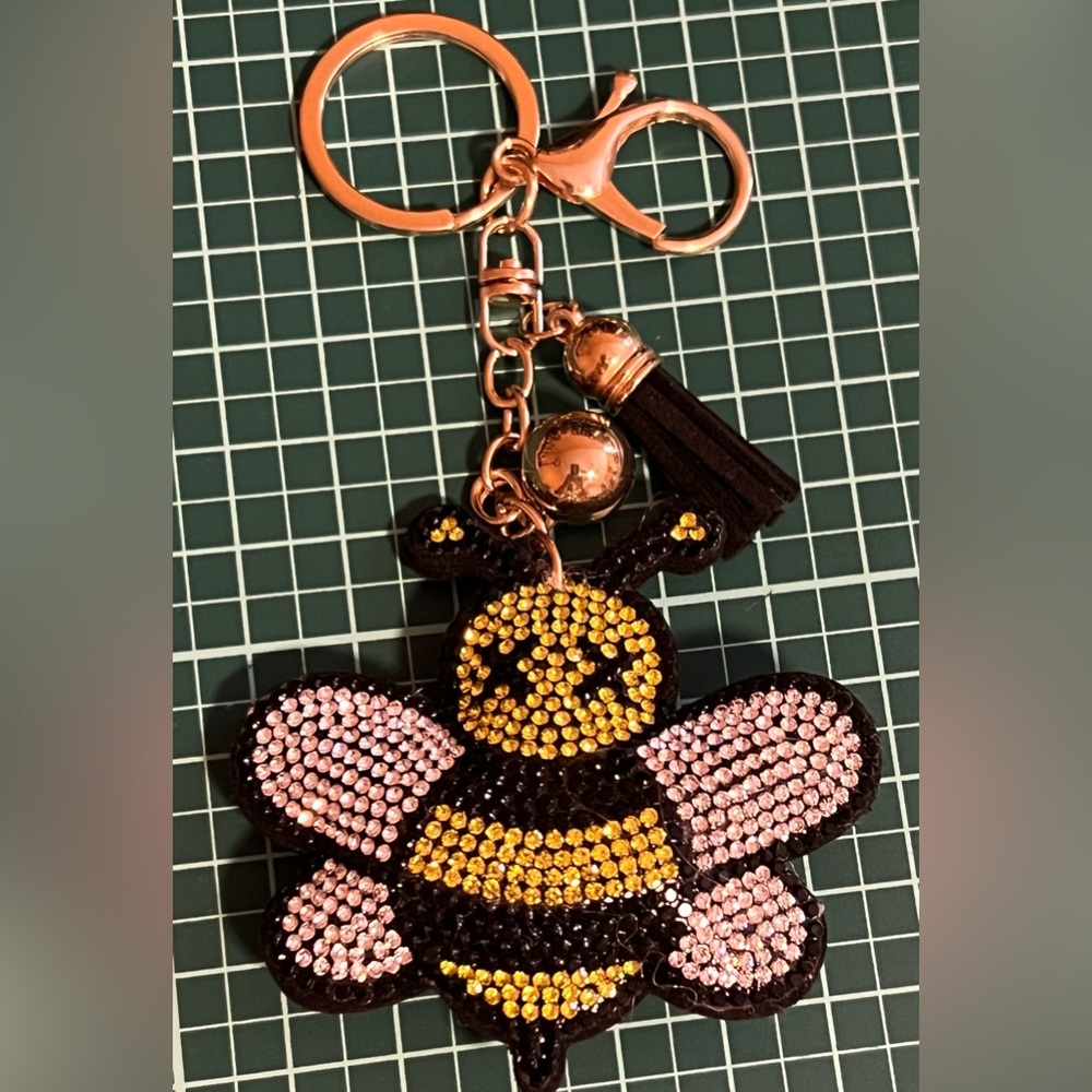 Bee Keychain with Rhinestones - Picture 4 of 4